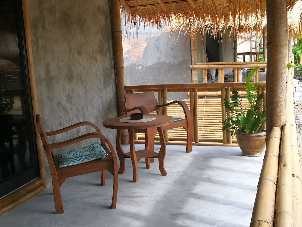 the lazy lodge