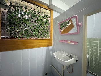 ze residence ram intra