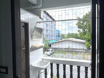 ze residence ram intra