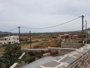 the stone house naxos
