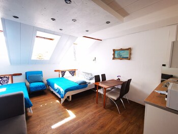 meridian apartments