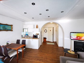 meridian apartments