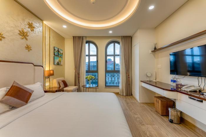 golden tree hotel and apartment by zuzu