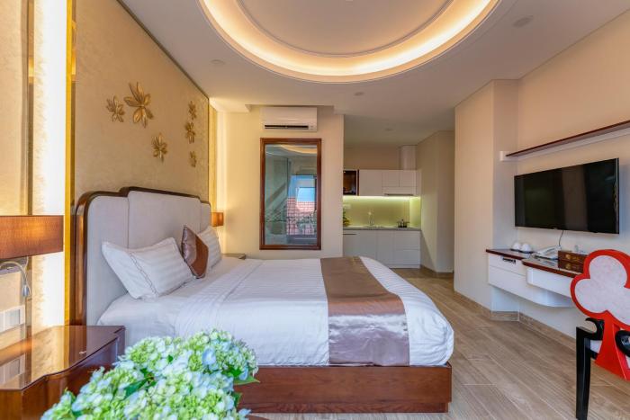 golden tree hotel and apartment by zuzu