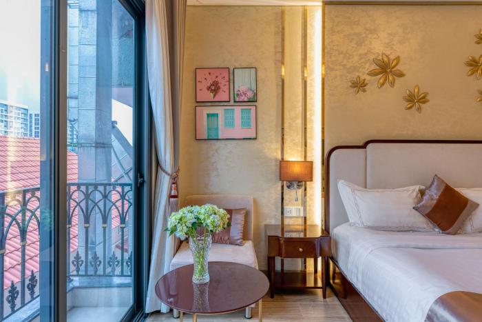 golden tree hotel and apartment by zuzu