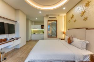 golden tree hotel and apartment by zuzu