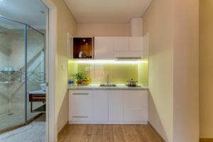 golden tree hotel and apartment by zuzu