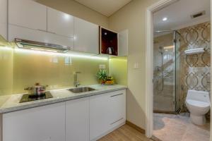 golden tree hotel and apartment by zuzu