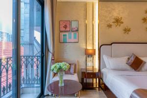 golden tree hotel and apartment by zuzu