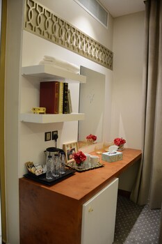 al ewan hotel apartments