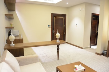 al ewan hotel apartments