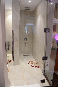 al ewan hotel apartments