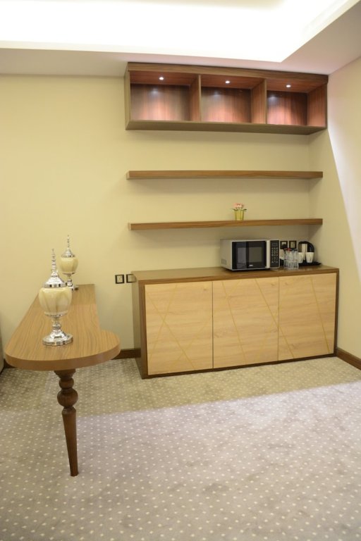 al ewan hotel apartments