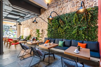 athens hub hostel