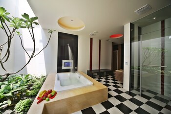 moon inn boutique motel