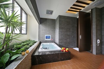 moon inn boutique motel