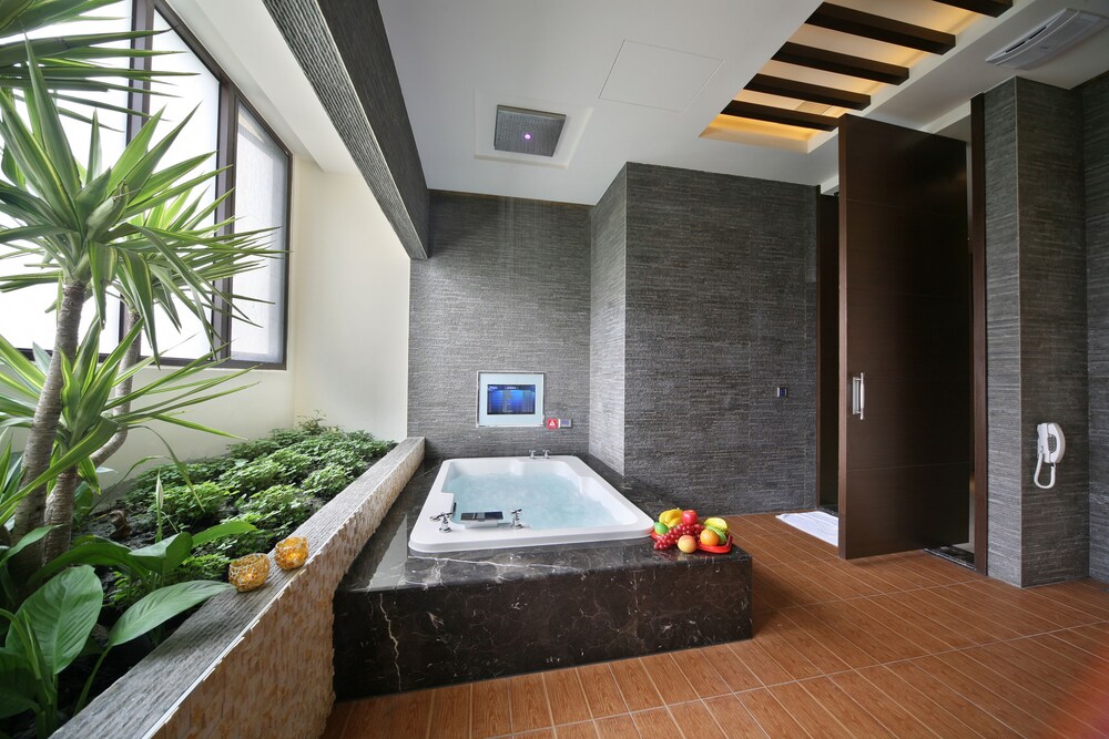 moon inn boutique motel