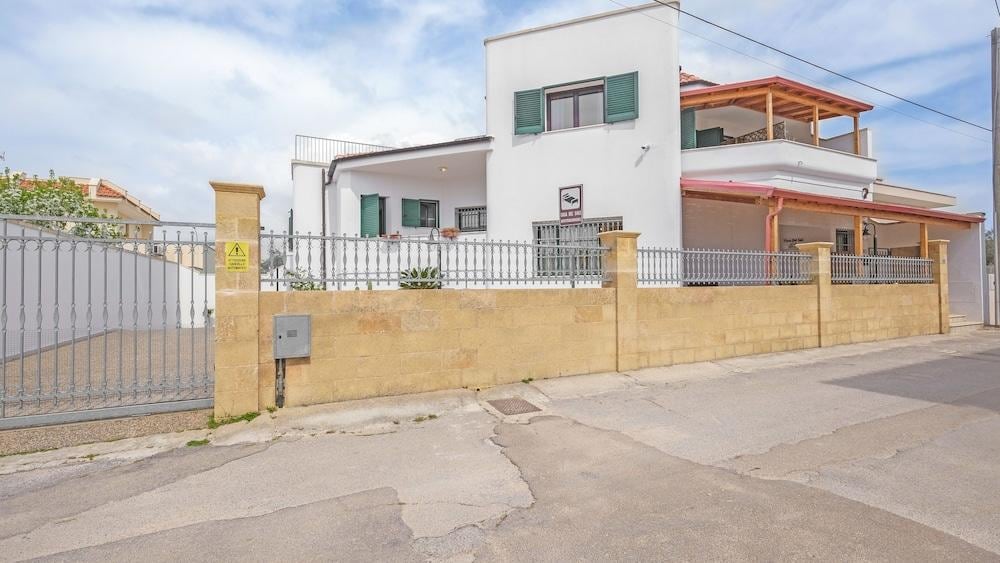 Casa Del Sole Relax Room,Castrignano Del Capo>>Bari,3 star