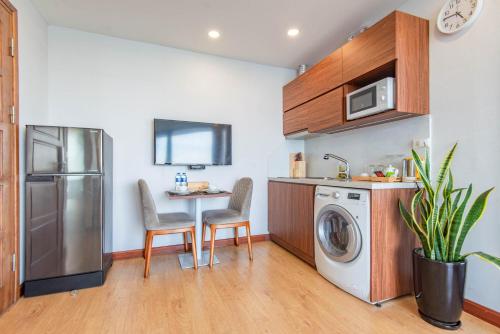 moon west lake hotel and residence