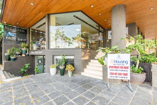 moon west lake hotel and residence