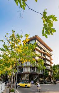 moon west lake hotel and residence