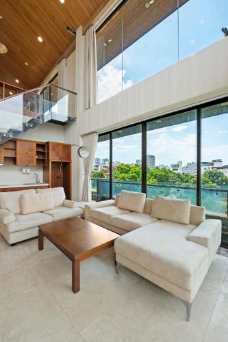 moon west lake hotel and residence