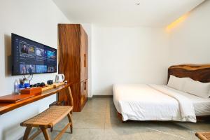 sky gem central hotel