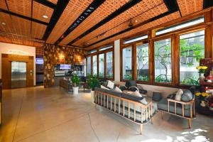sky gem central hotel