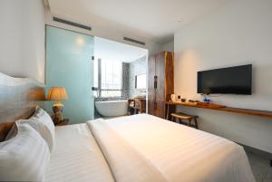 sky gem central hotel