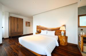 sky gem central hotel