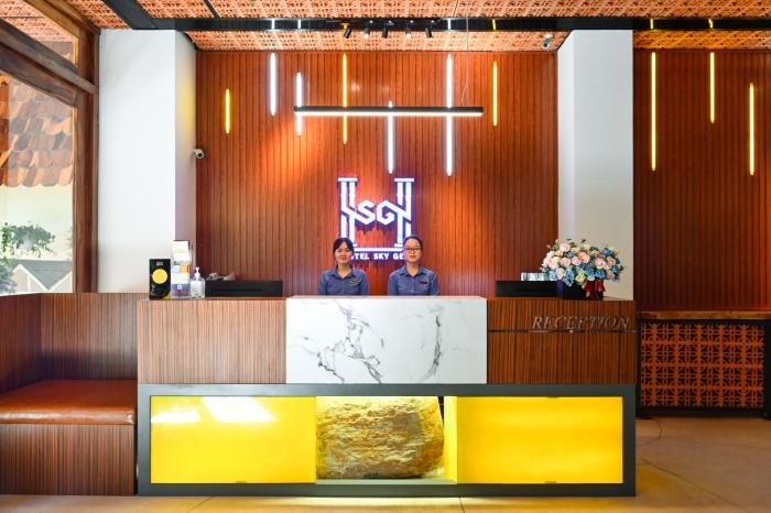 sky gem central hotel