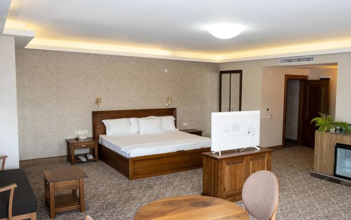 helen troya hotel geyikli