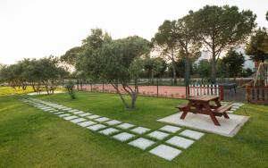 helen troya hotel geyikli