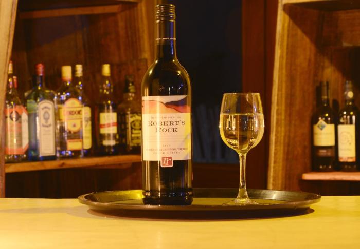 ihamba lakeside safari lodge