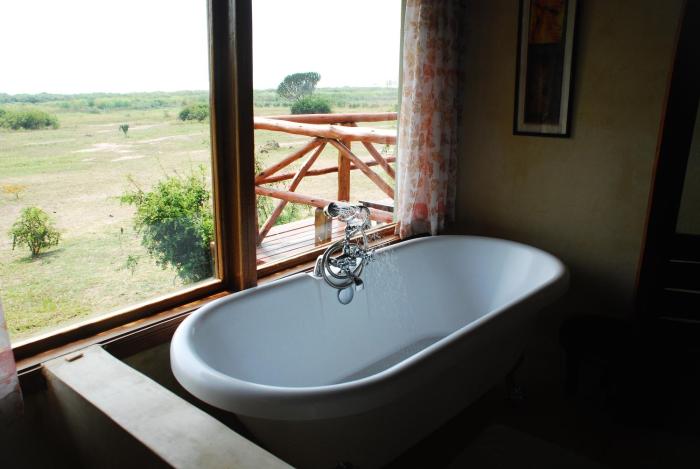 ihamba lakeside safari lodge