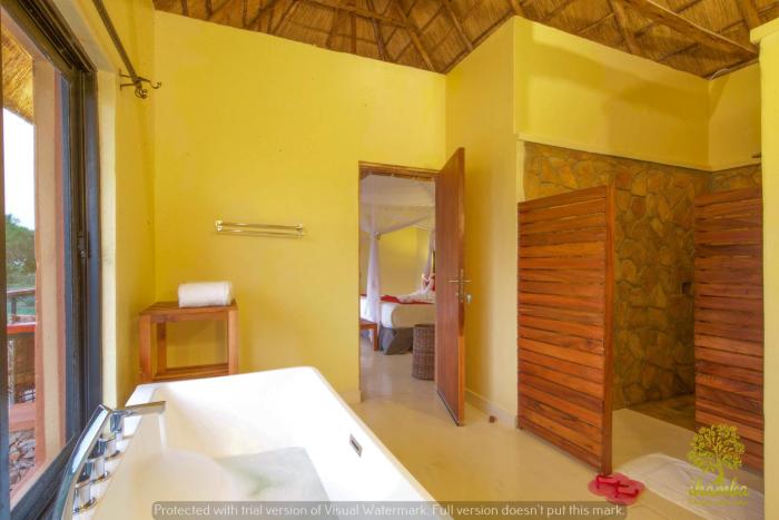 ihamba lakeside safari lodge