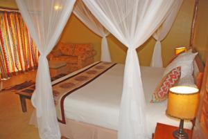 ihamba lakeside safari lodge