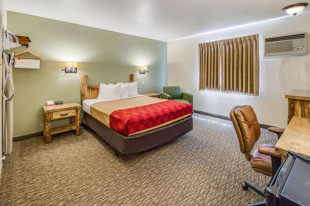 econo lodge custer