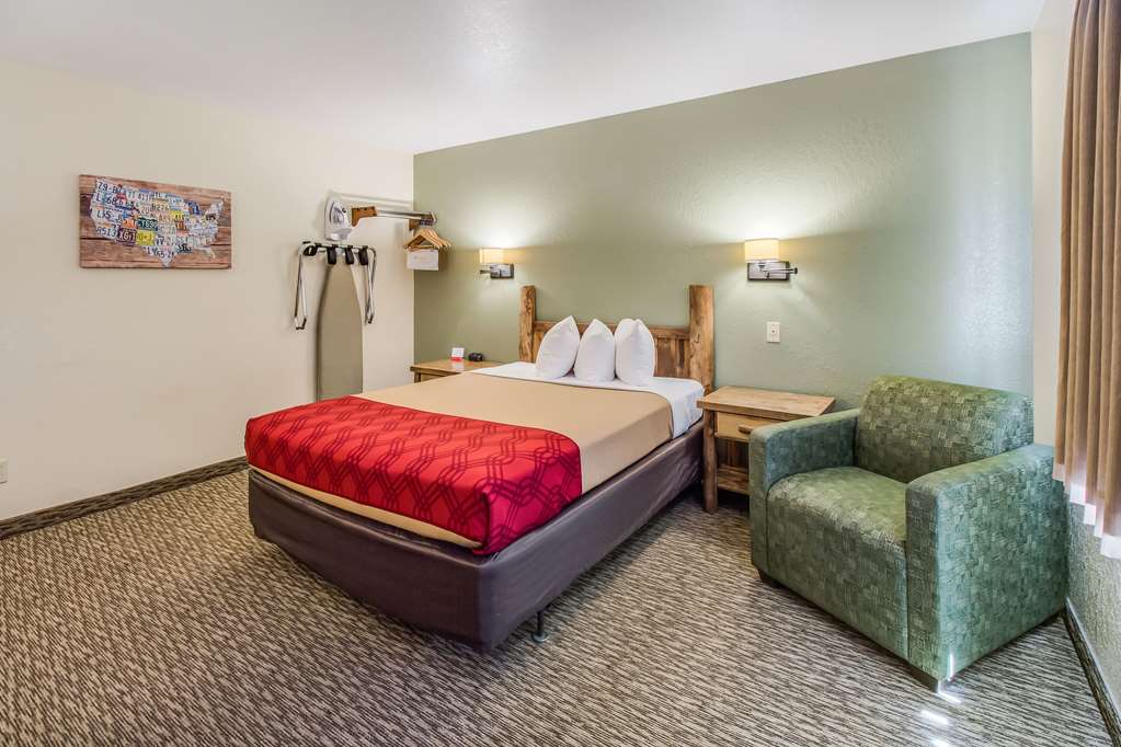 econo lodge custer