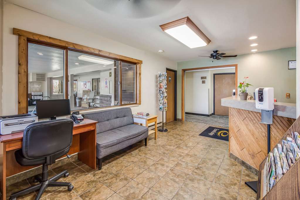 econo lodge custer