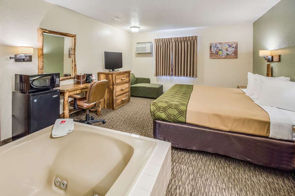 econo lodge custer
