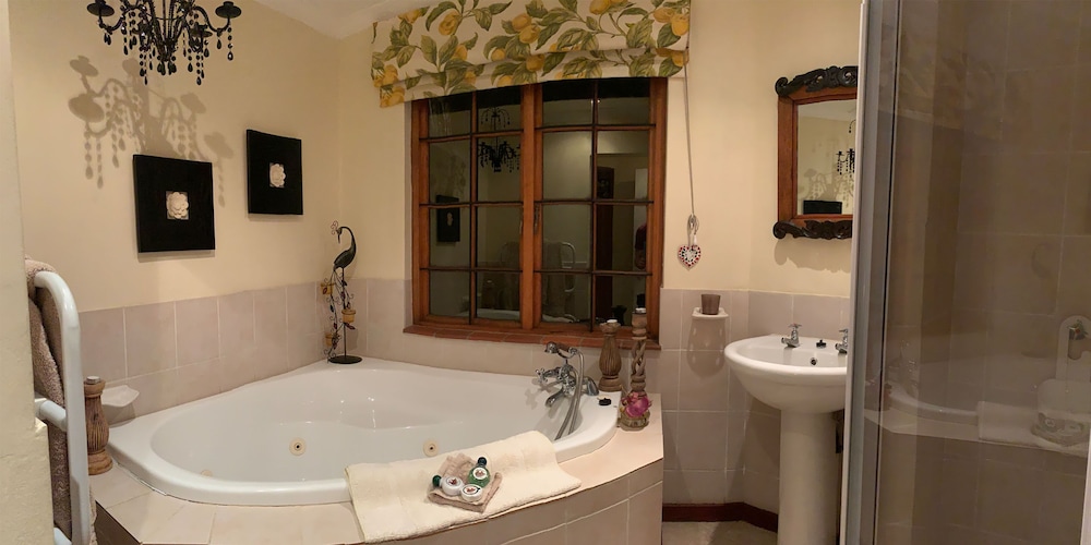 otters den self catering cottages