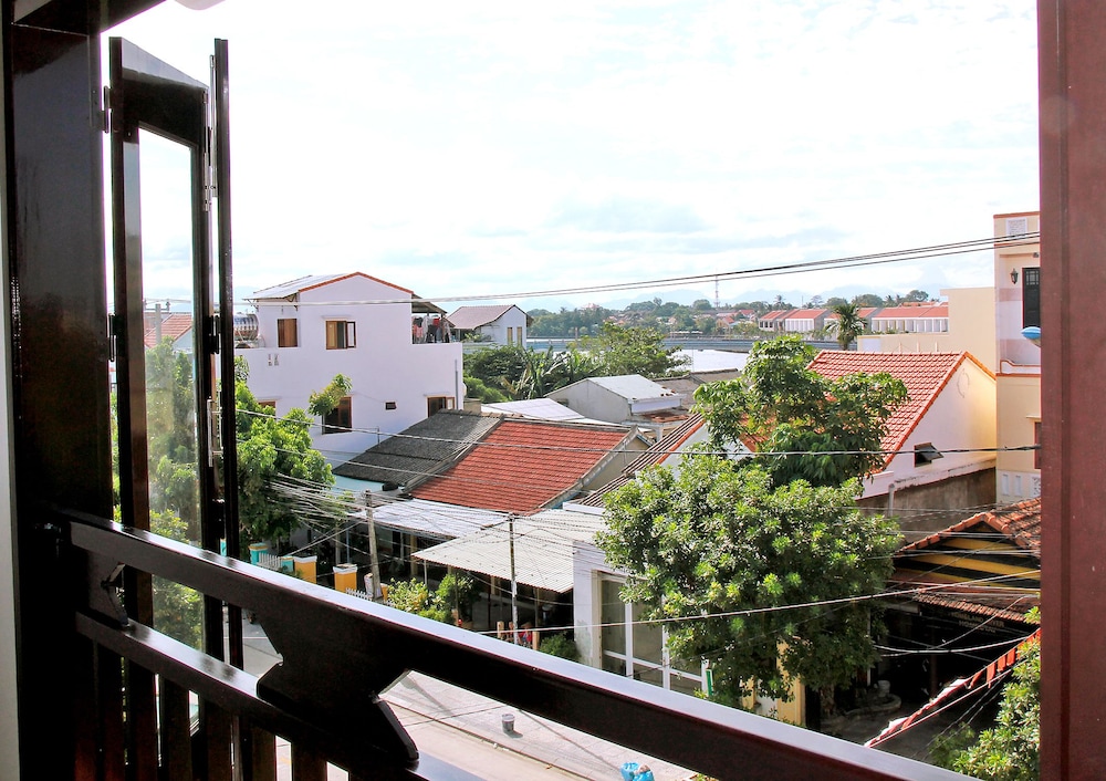 green island hoian villa