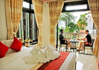 green island hoian villa