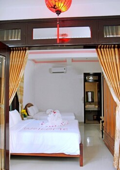 green island hoian villa