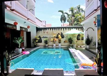 green island hoian villa