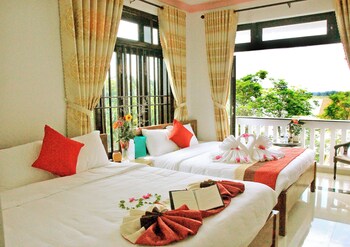 green island hoian villa