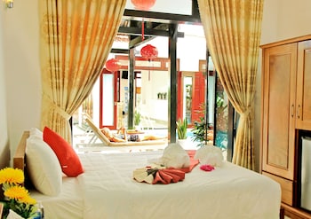 green island hoian villa