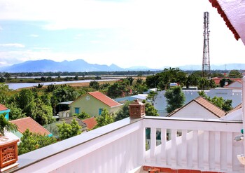 green island hoian villa