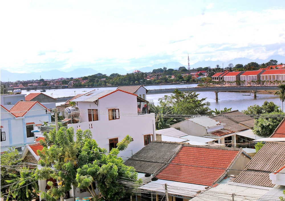 green island hoian villa